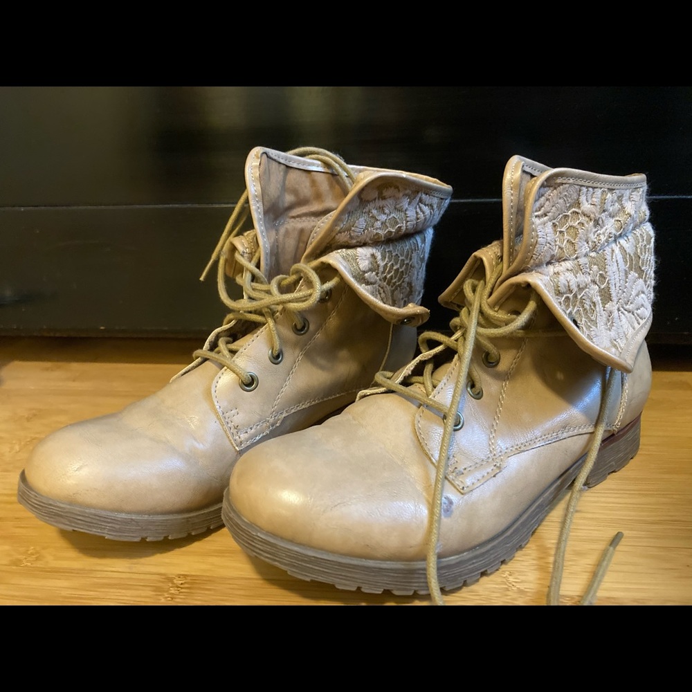 Rock & Candy lace boots